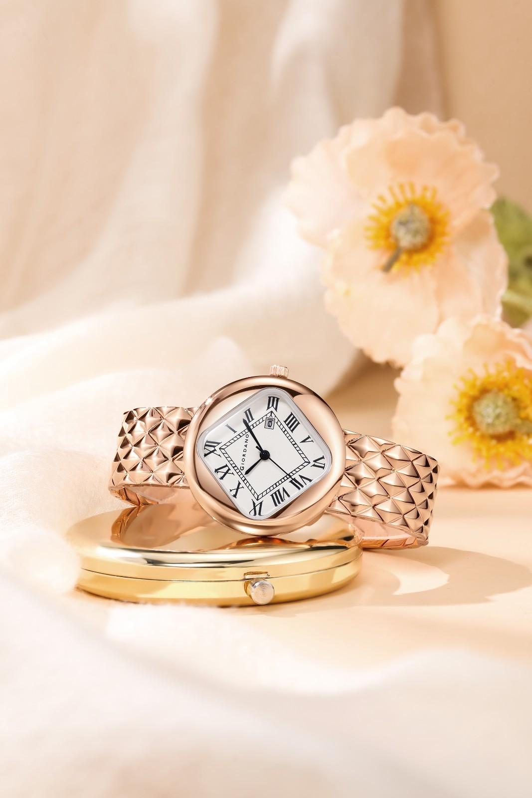 Giordano Elegant Analoge Watch for Women - Unique Rounded-Square Dial, Roman Numeral Dial, Date Display and Textured Stainless Steel Strap | GZ-60121-22