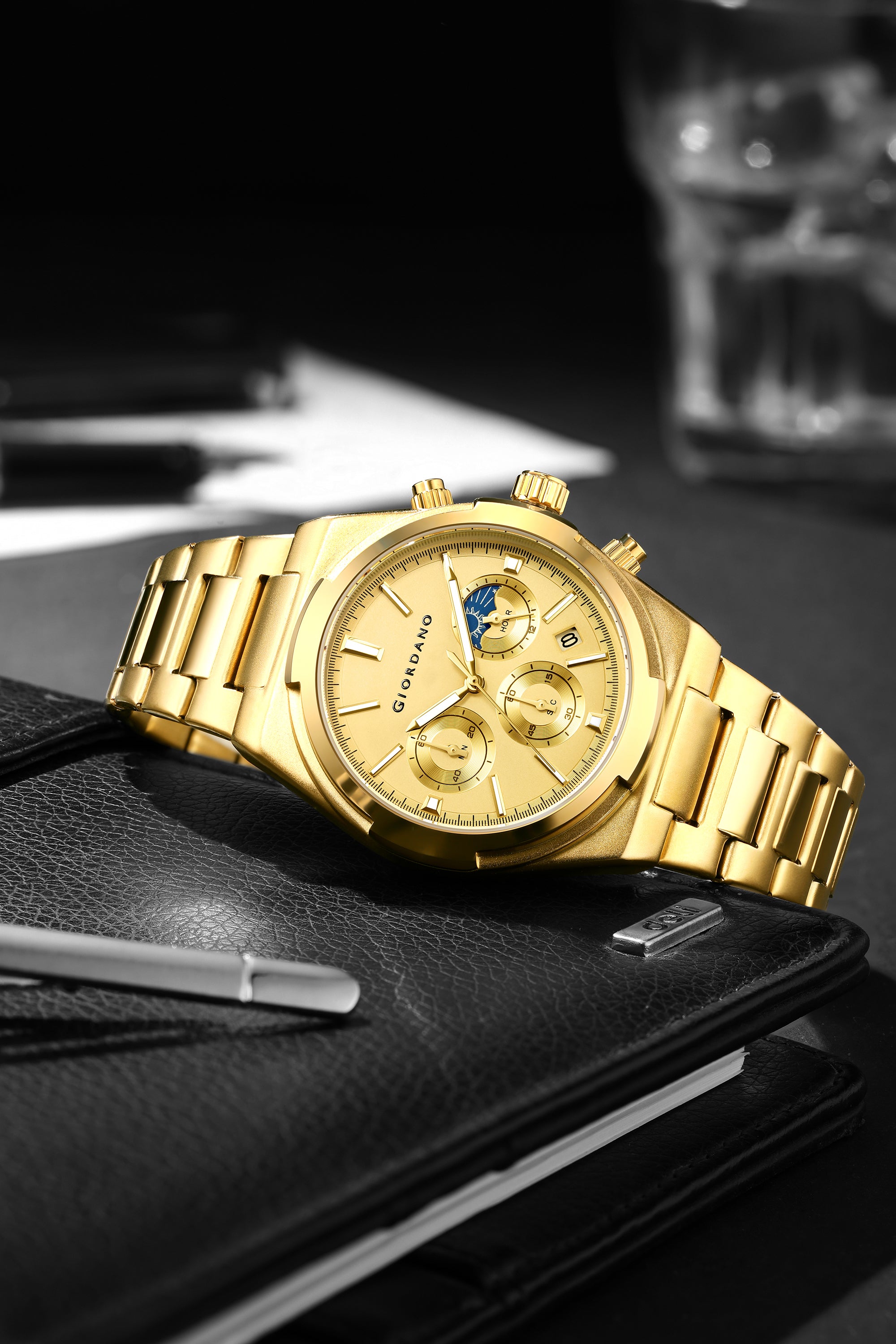 Giordano Luxury multifunctional Watch for Men with round dial, date display and Stainless Steel Strap | GZ-50152-33