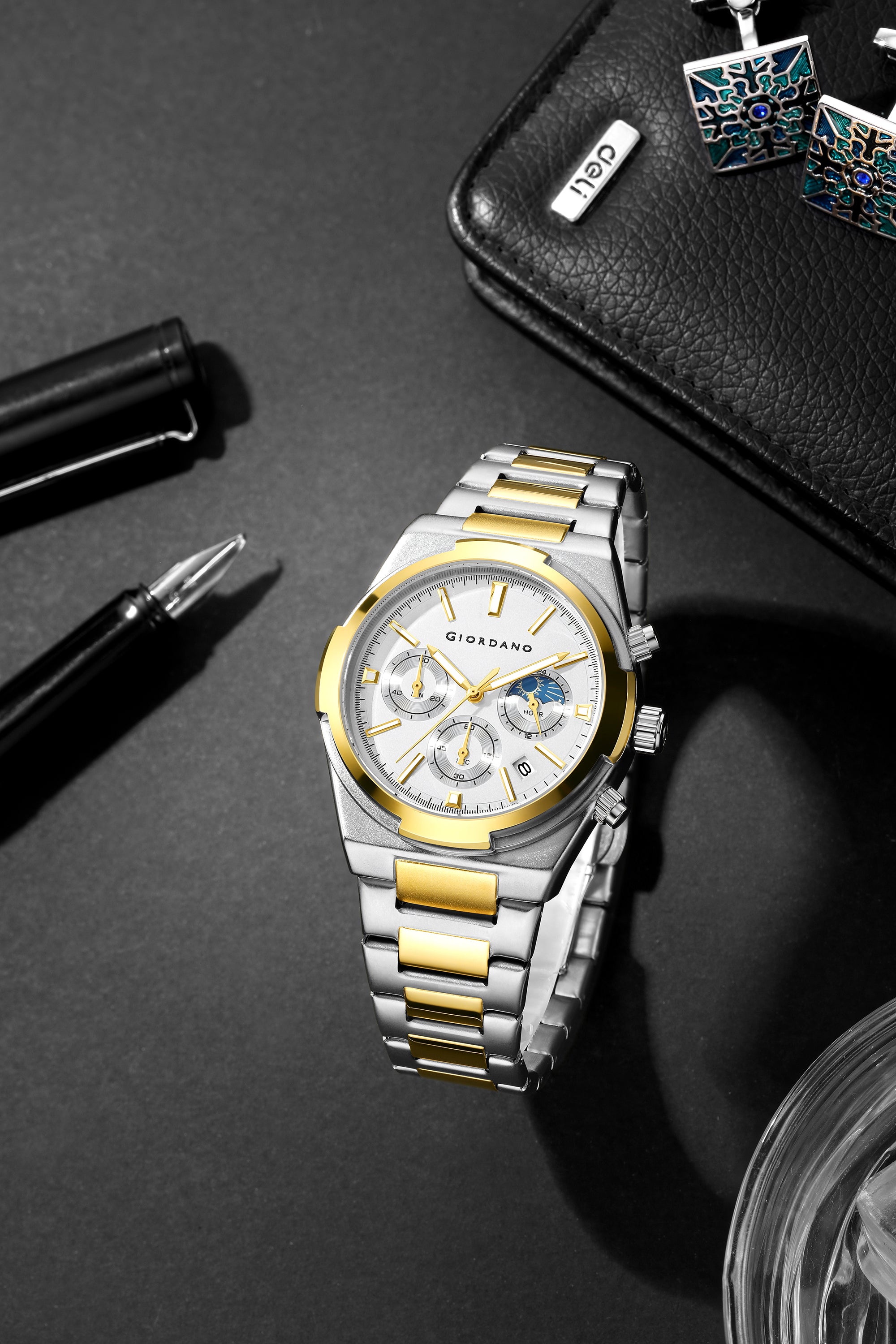 Giordano Luxury multifunctional Watch for Men with round dial, date display and Stainless Steel Strap | GZ-50152-55