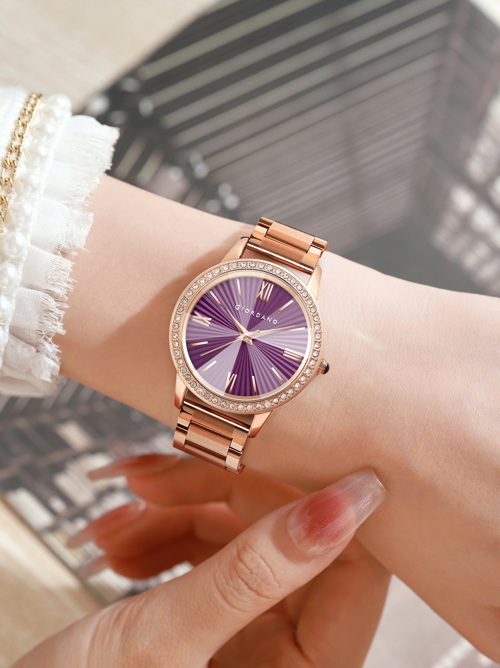 Giordano classic Watch for Women with Round Diamond Cut Glass Dial, Elegant Stainless Steel Strap with Quartz Movement | GZ-60118-33