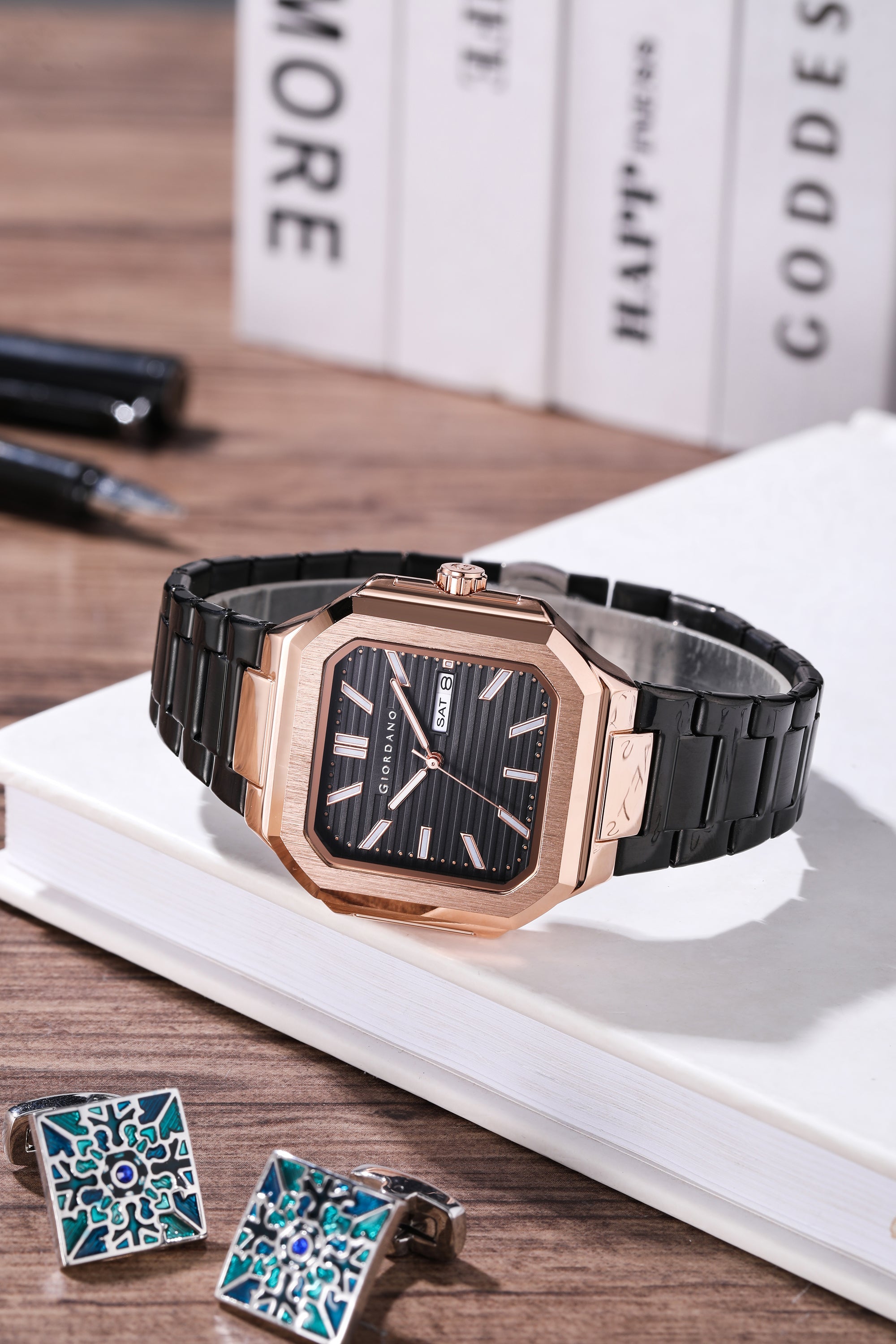 Giordano Square formal Watch for men – Textured Dial,Day & Date Display and Stylish stainless steel strap GZ-50140-11