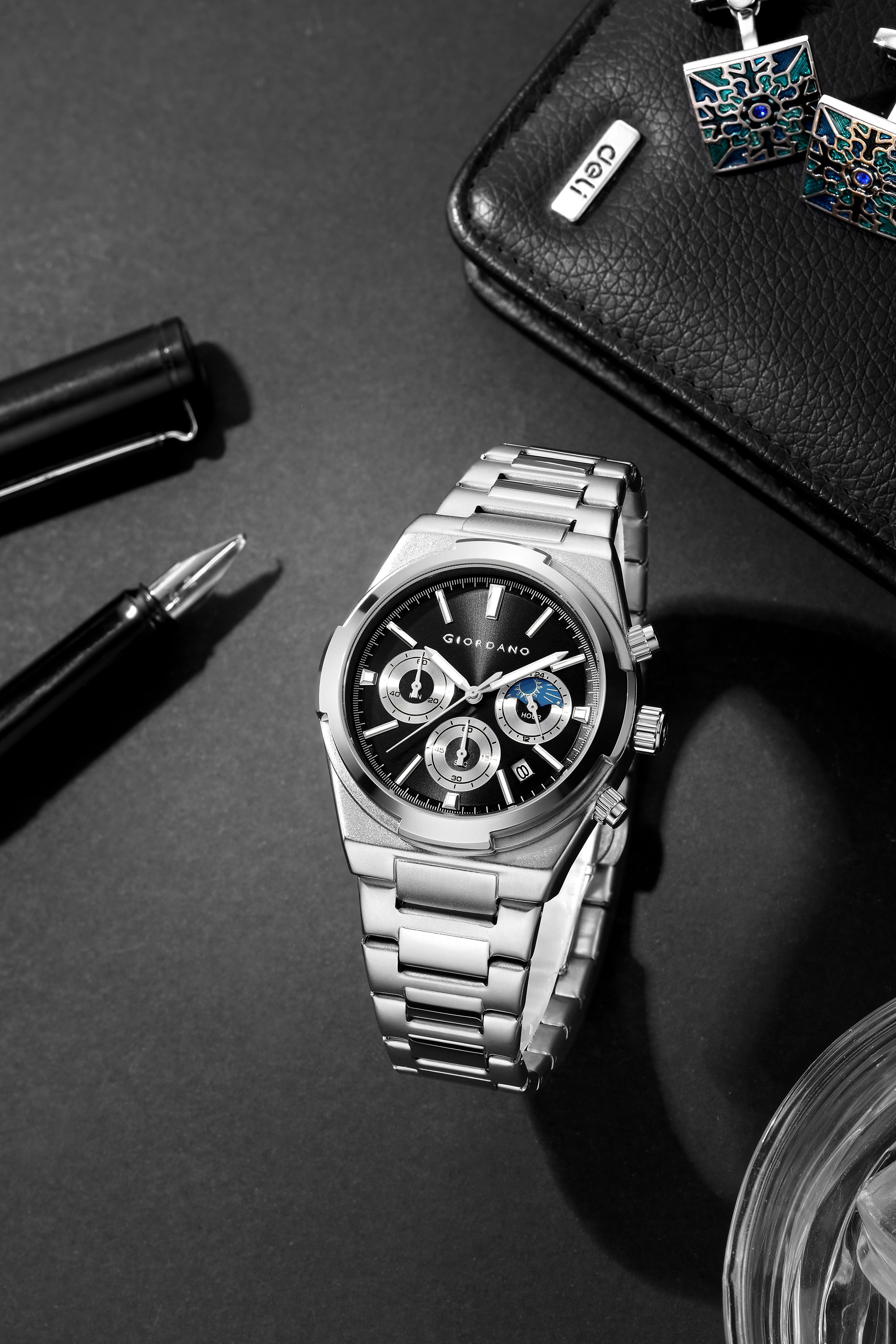 Giordano Luxury multifunctional Watch for Men with round dial, date display and Stainless Steel Strap | GZ-50152-22