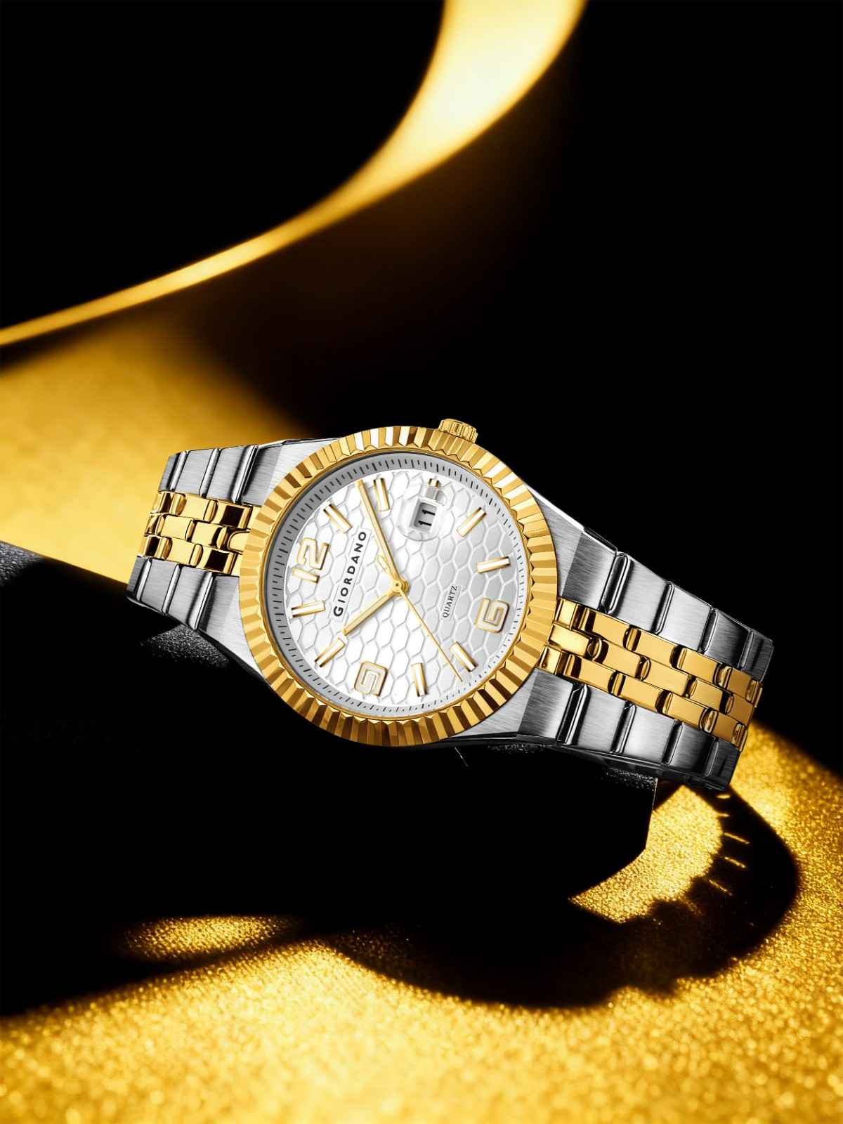 GIORDANO Analog Watch for Men with Honeycomb Dial, Fluted Bezel, Stainless Steel Strap, Date Window & Luminous Hour Markers - GZ-50172-22