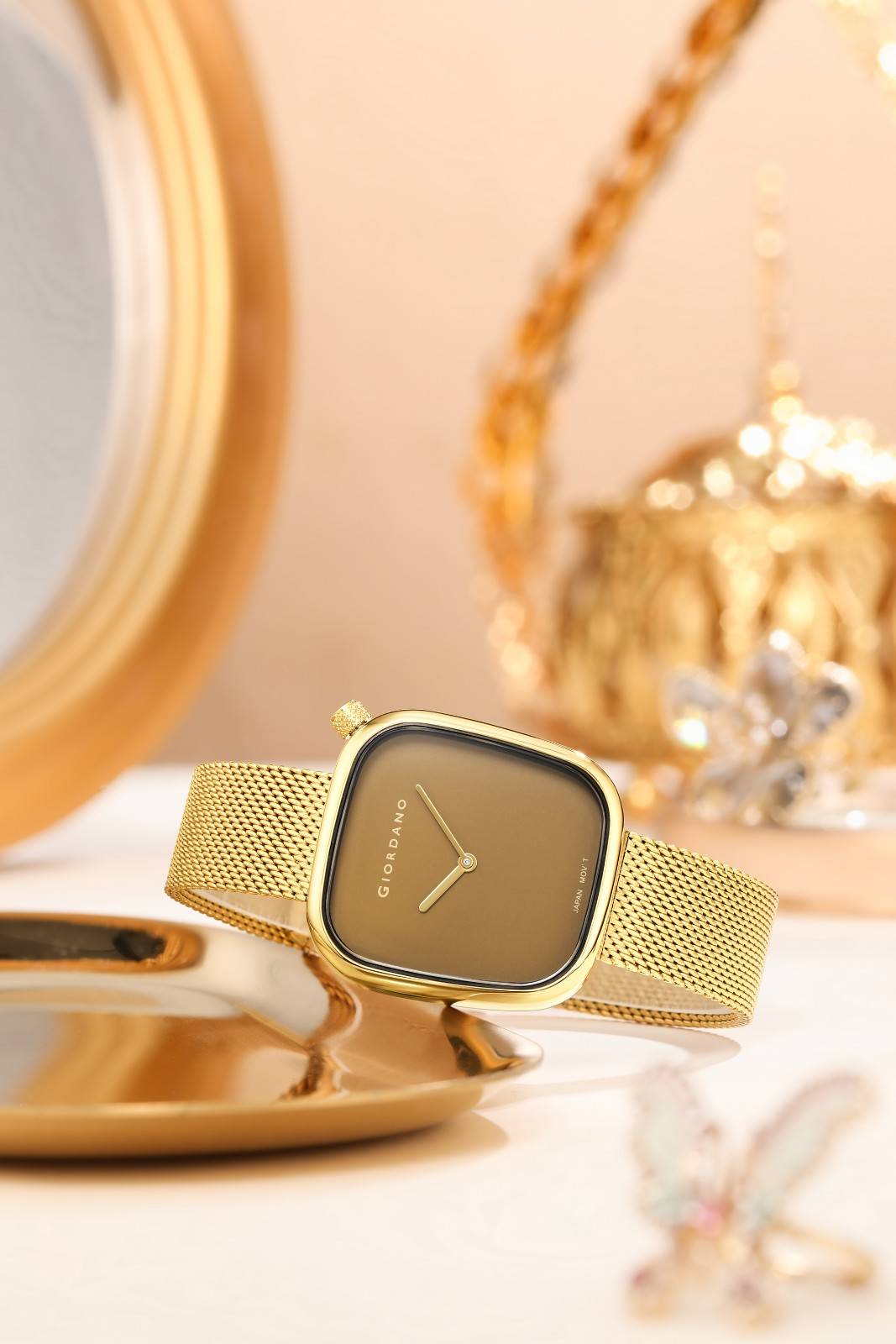 Giordano Analog Wrist Watch for Women with Stylish Metal Strap, Square dial and 3 Hand Mechanism GD-60006-77