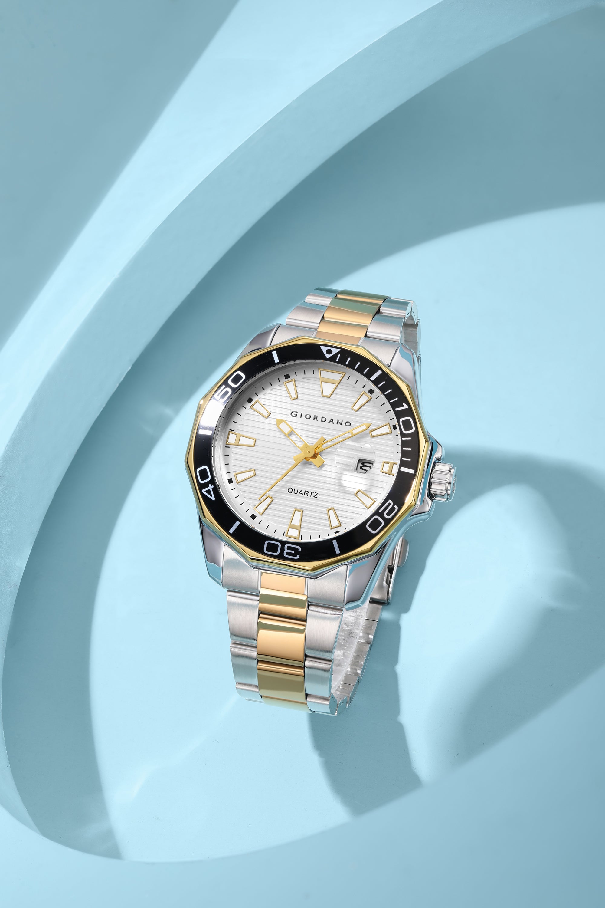 Giordano Stainless Steel Analog Watch for Men – Classic Sporty Design | Textured Dial, Quartz Movement and Date Display with Magnifier | GZ-50149-33