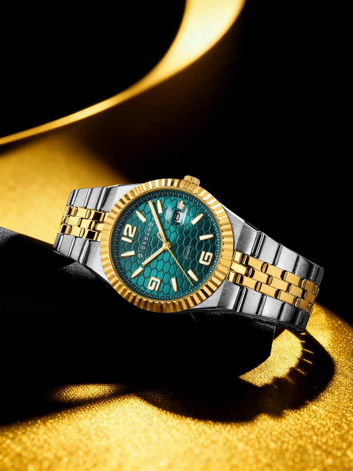 GIORDANO Analog Watch for Men with Honeycomb Dial, Fluted Bezel, Stainless Steel Strap, Date Window & Luminous Hour Markers - GZ-50172-33