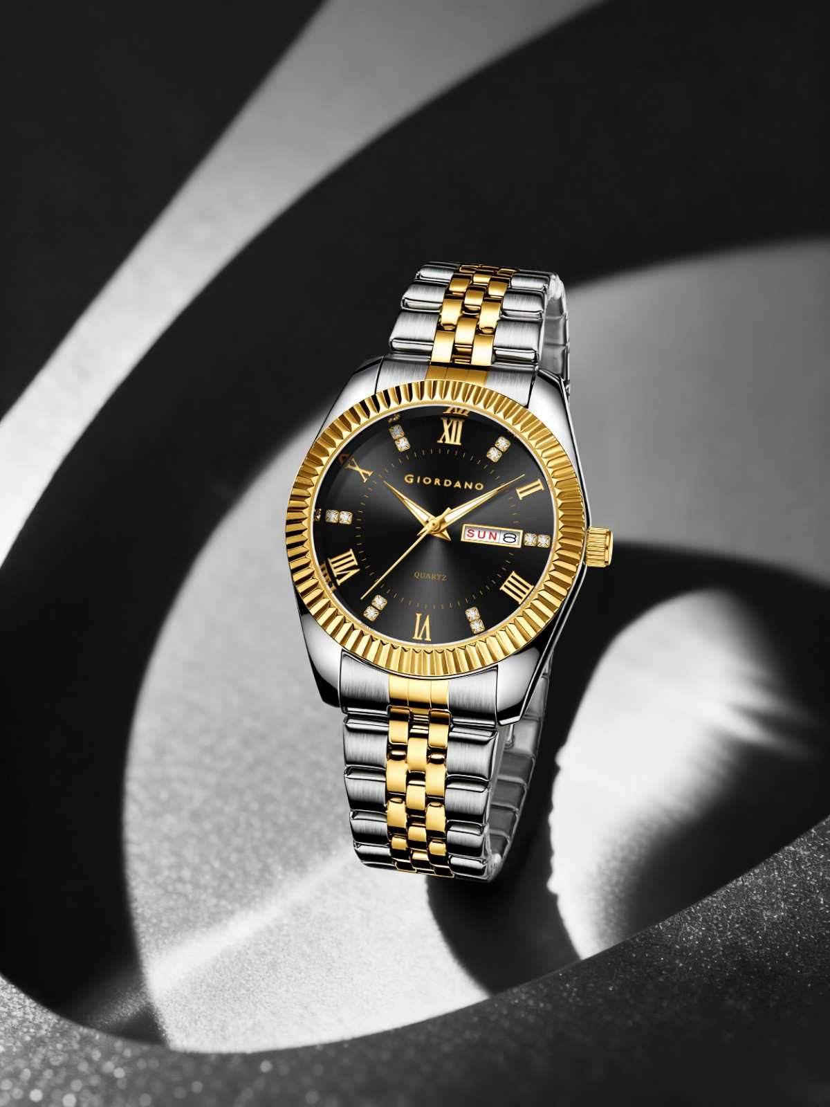 GIORDANO Analog Watch for Men – Luxury Two-Tone Stainless Steel Strap, Gold Accents, Crystal Hour Markers, Fluted Bezel, and Day-Date Display - GZ-50173-11