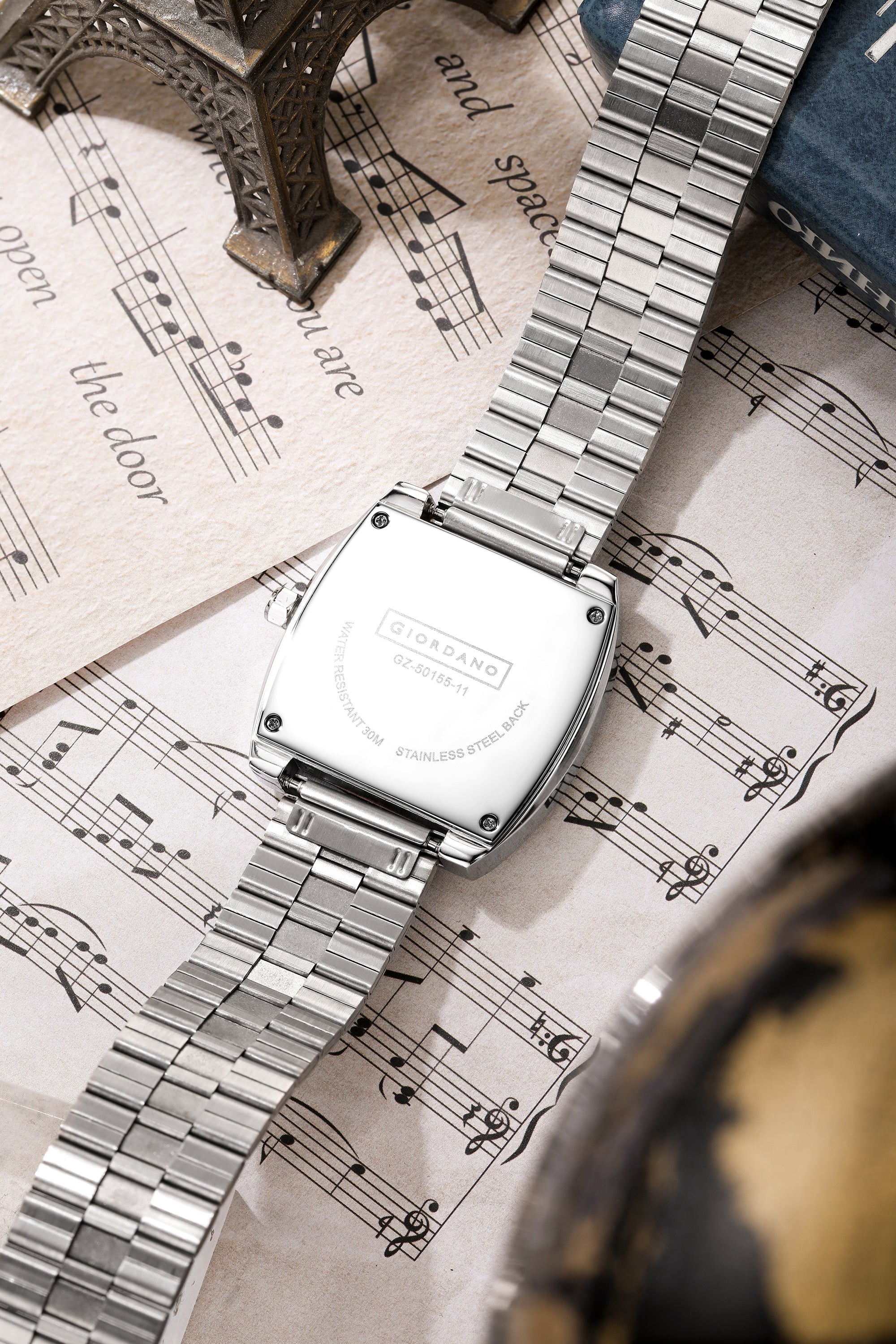 Giordano Square Analog Watch for men –  Sunray gloss Dial with Crystal Hour Markers, Date Display & Stainless Steel Strap – Stylish Luxury Timepiece | GZ-50155-11