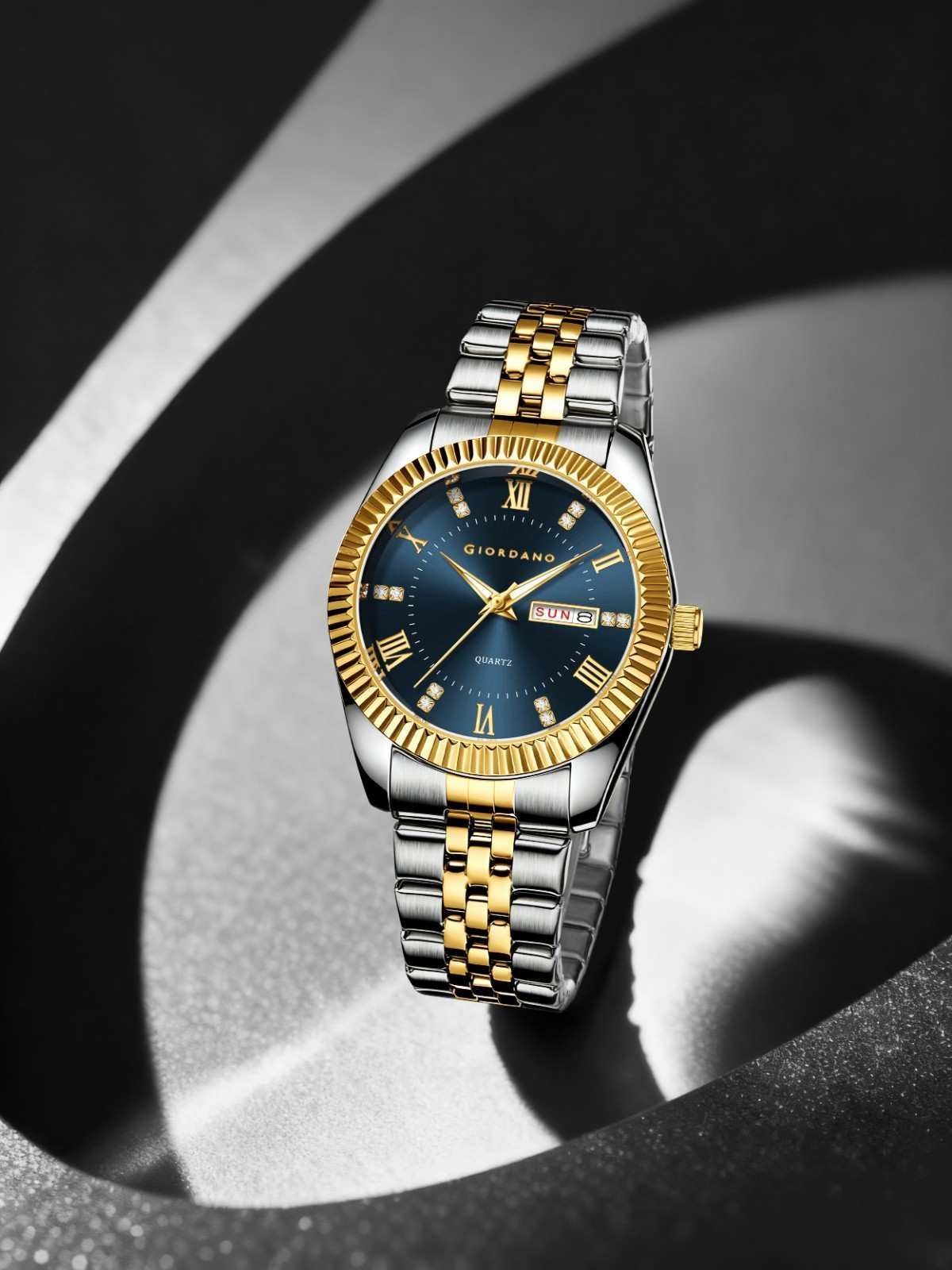 GIORDANO Analog Watch for Men – Luxury Two-Tone Stainless Steel Strap, Gold Accents, Crystal Hour Markers, Fluted Bezel, and Day-Date Display - GZ-50173-33