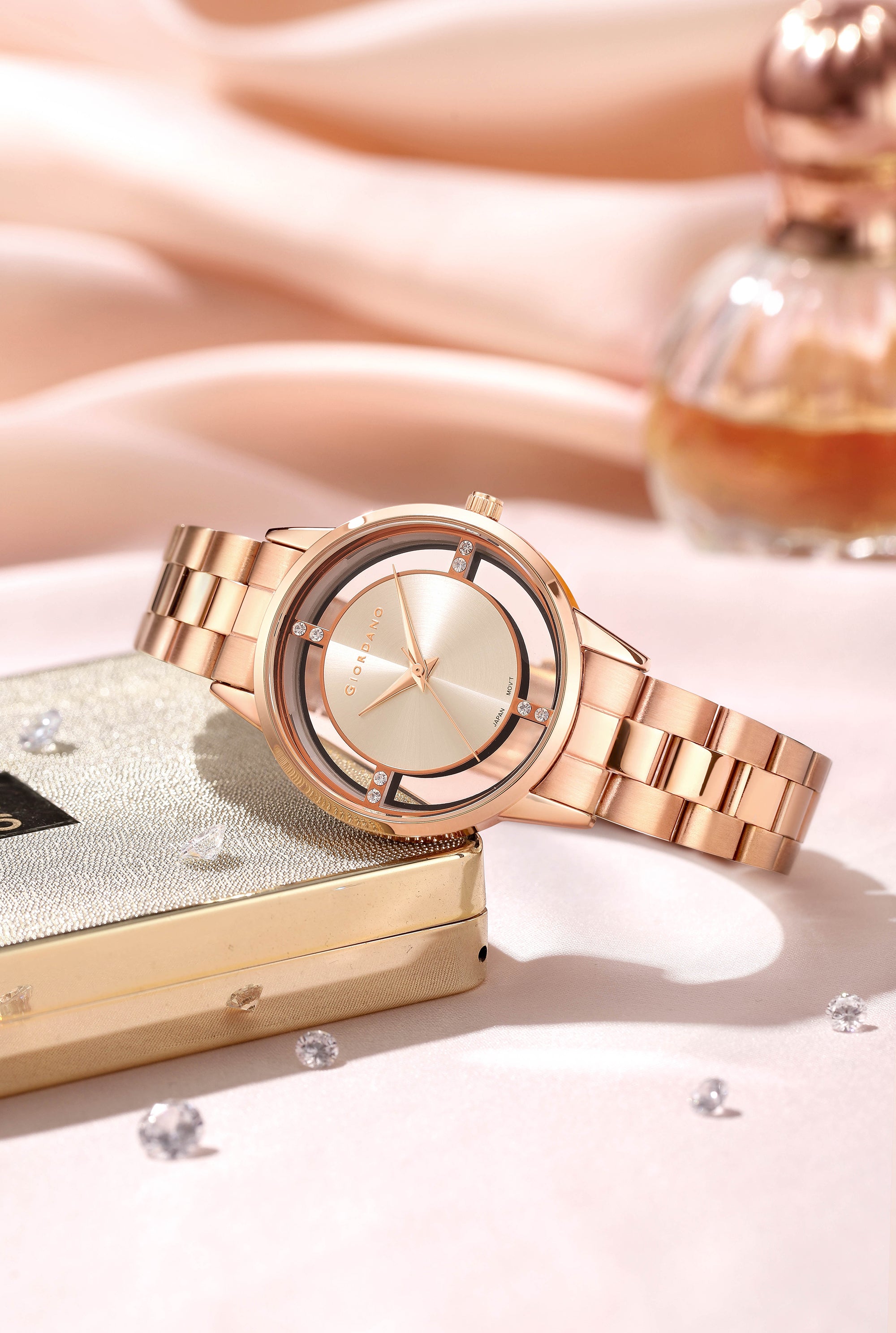 Giordano Analog Stylish Watch for Women Water Resistant Fashion Watch Round Shape with 3 Hand Mechanism Wrist Watch to Compliment Your Look/Ideal Gift for Female | GZ-60078-33