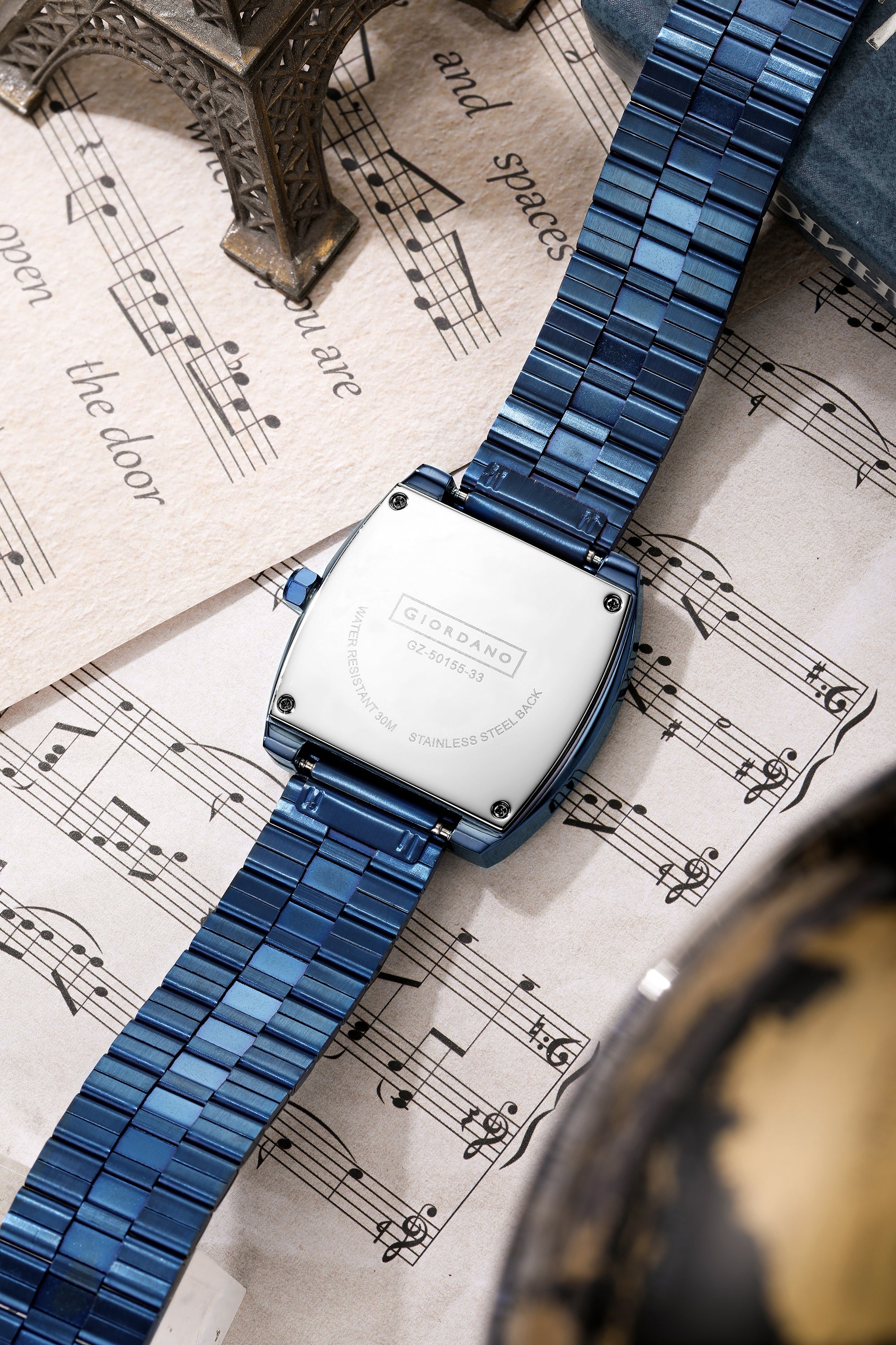 Giordano Square Analog Watch for men –  Sunray gloss Dial with Crystal Hour Markers, Date Display & Stainless Steel Strap – Stylish Luxury Timepiece | GZ-50155-33