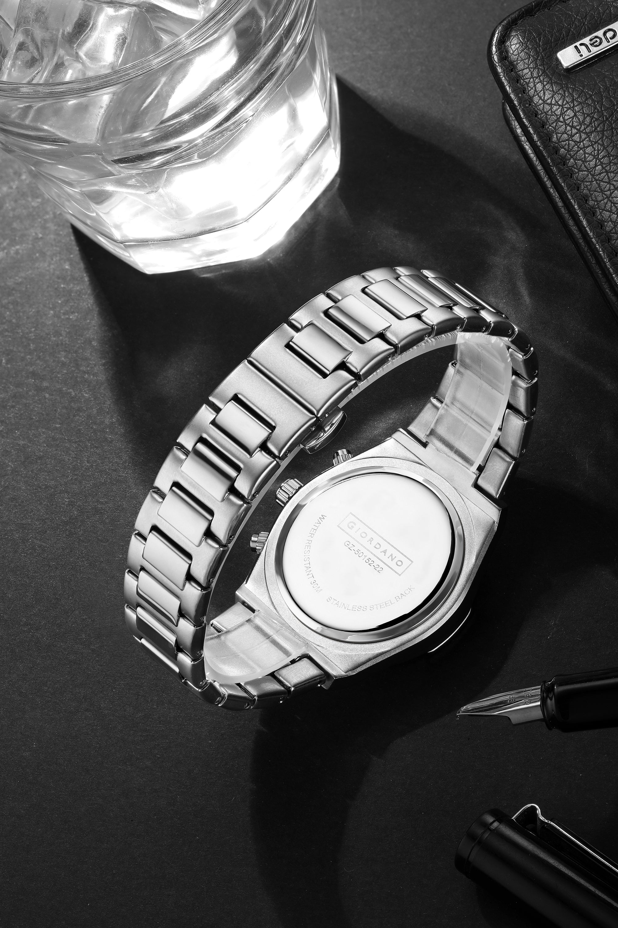 Giordano Luxury multifunctional Watch for Men with round dial, date display and Stainless Steel Strap | GZ-50152-22