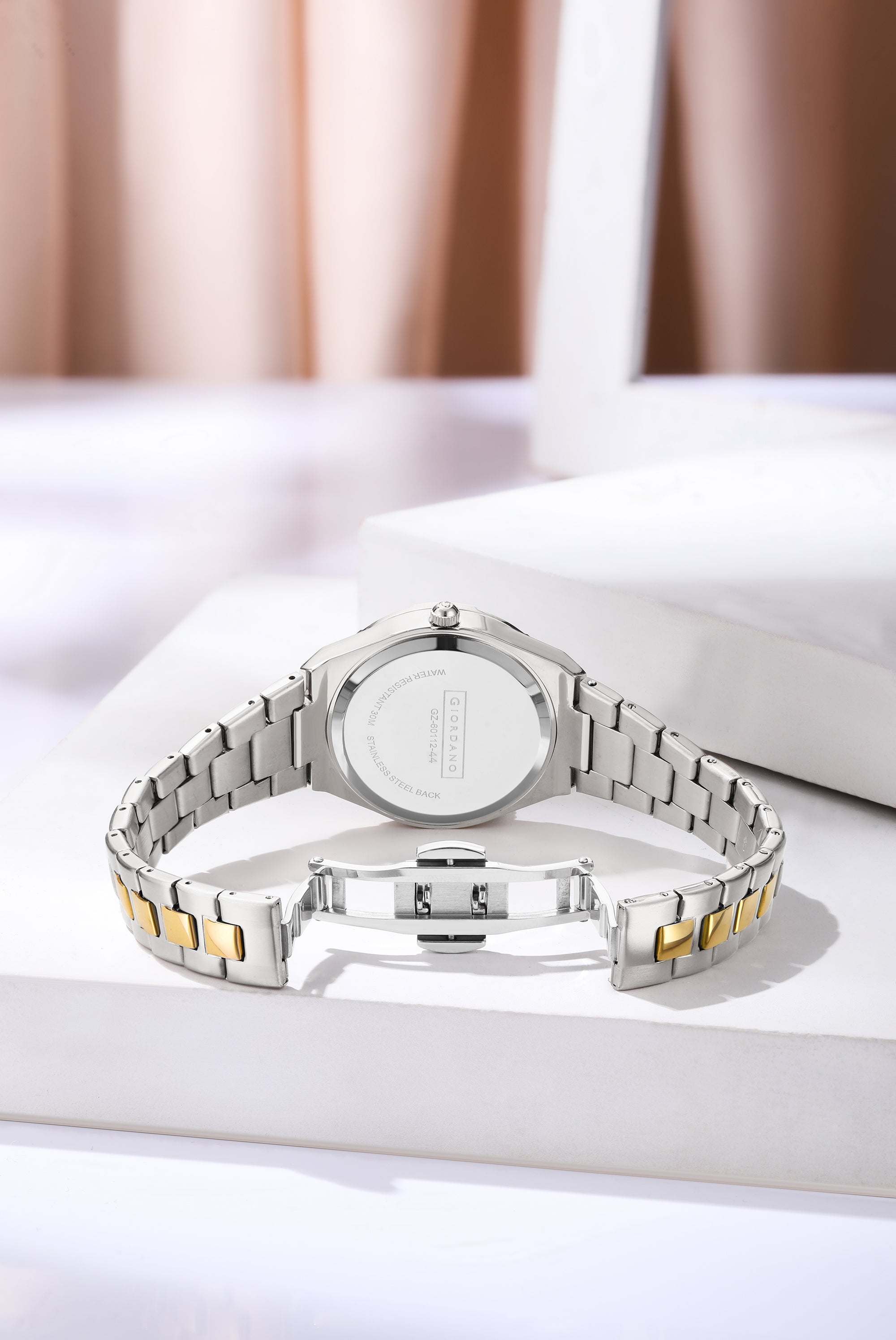 Giordano Analog watch for women with Crystal Bezel, round gloss finish dial, stainless steel strap and date display | GZ-60112-44