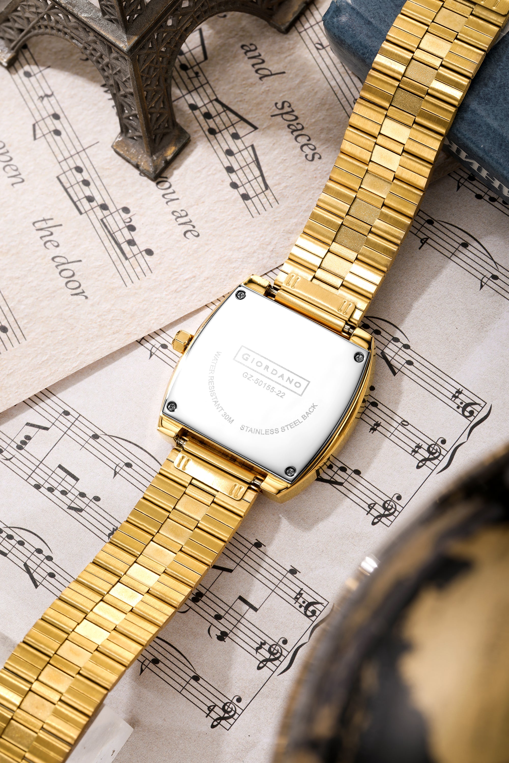 Giordano Square Analog Watch for men –  Sunray gloss Dial with Crystal Hour Markers, Date Display & Stainless Steel Strap – Stylish Luxury Timepiece | GZ-50155-22