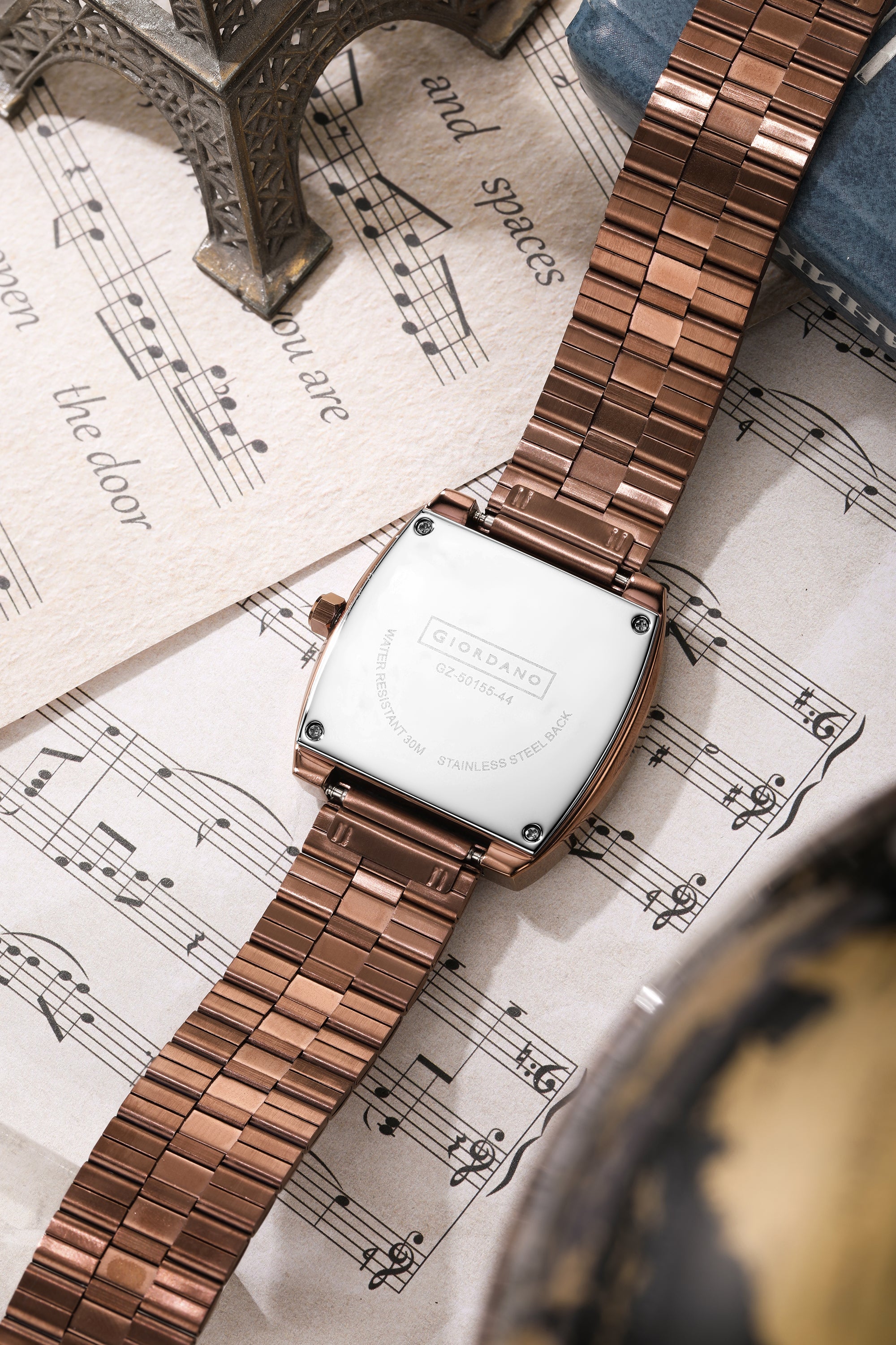 Giordano Square Analog Watch for men –  Sunray gloss Dial with Crystal Hour Markers, Date Display & Stainless Steel Strap – Stylish Luxury Timepiece | GZ-50155-44