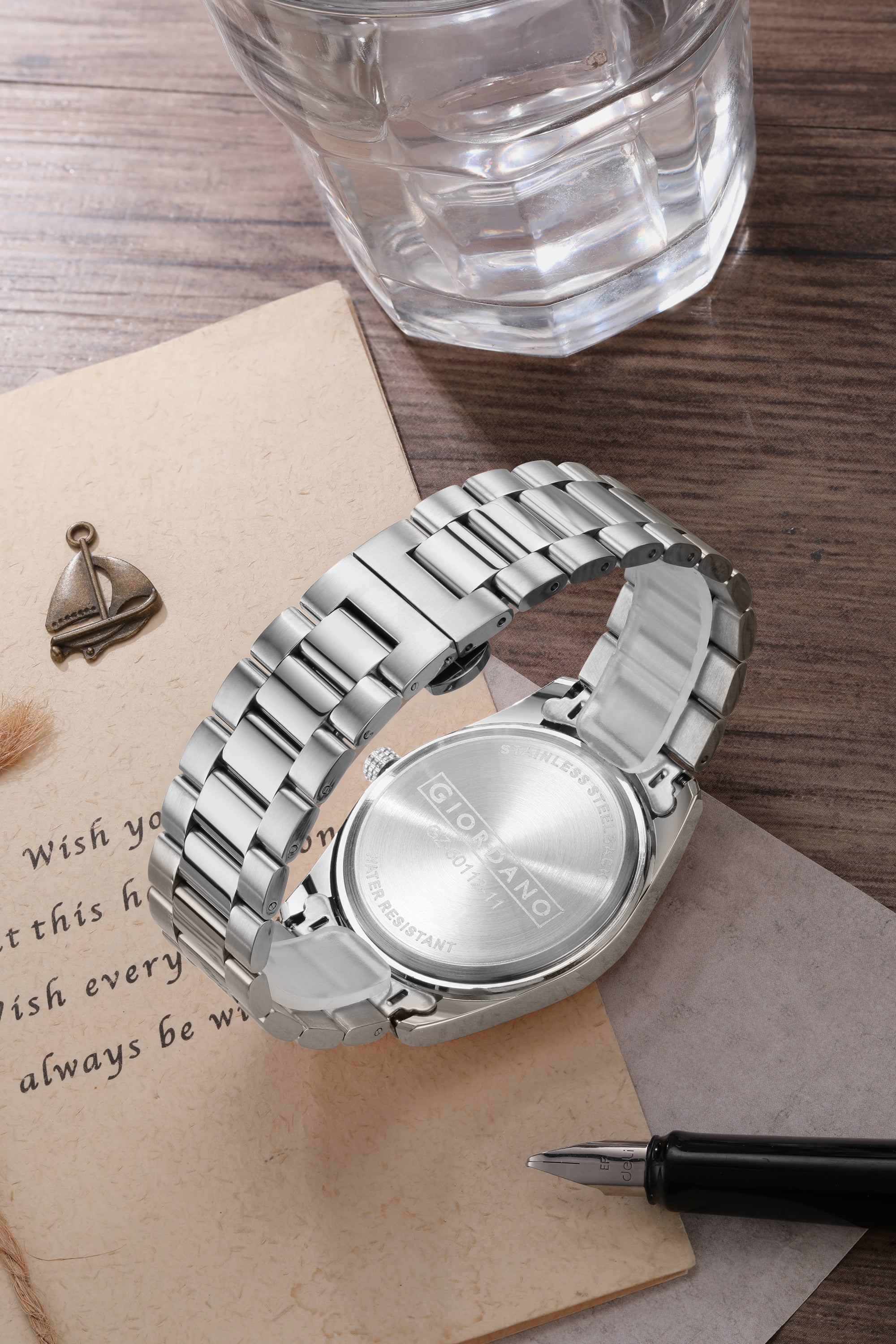 Giordano Analog Wrist Watch for Men Stylish Metal Strap with Water Resistant 3 Hand Mechanism for Men and Boys to Compliment Your Look/Ideal Gift for Male - GZ-50112-11