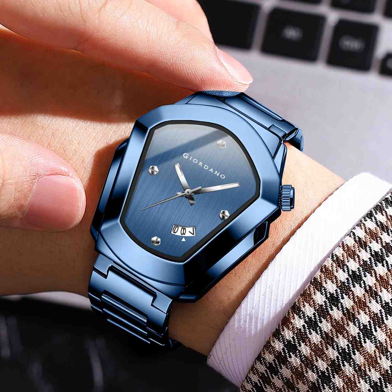 GIORDANO Elegant Analog Watch for Men with Unique Pentagon Dial, Stainless Steel Strap, Date Display, Water Resistant - GZ-50175-55