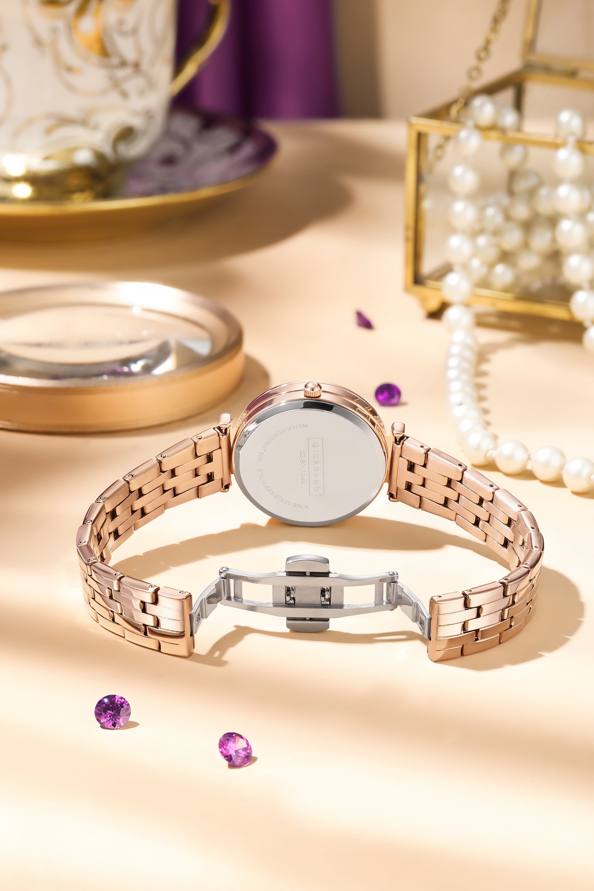 Giordano Exquisite Analog  Watch for Women with Round cut glass Textured Dial, Stainless Steel strap and date display | GZ-60111-44