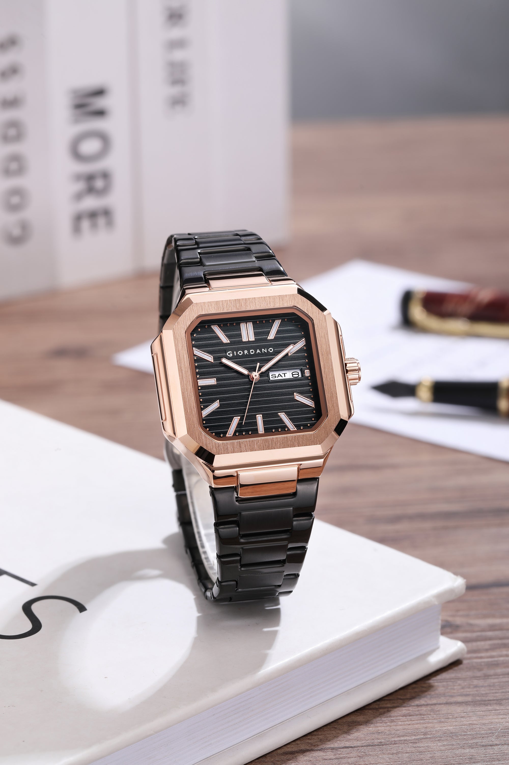 Giordano Square formal Watch for men – Textured Dial,Day & Date Display and Stylish stainless steel strap GZ-50140-11