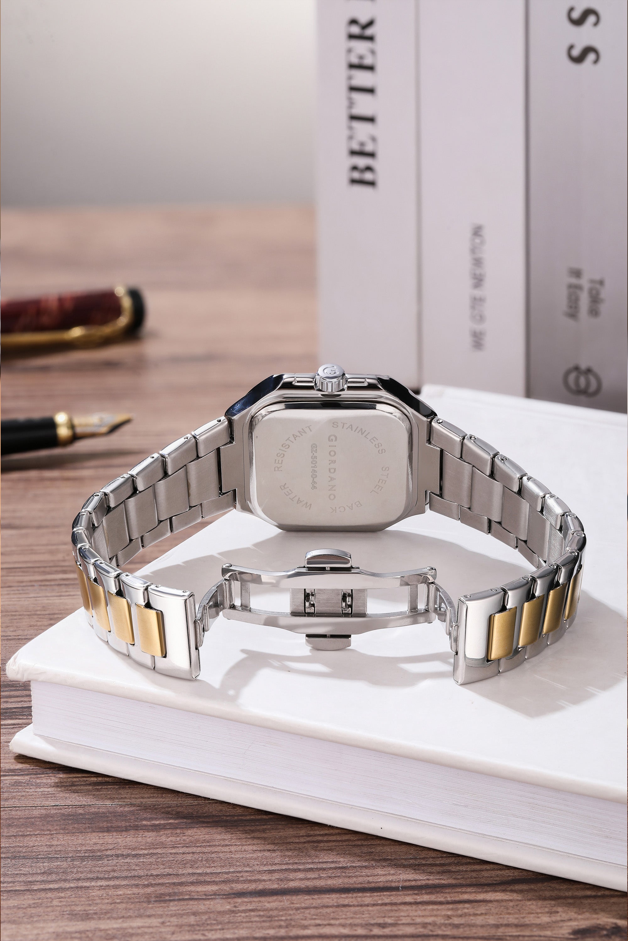 Giordano Square formal Watch for men – Textured Dial,Day & Date Display and Stylish stainless steel strap GZ-50140-44