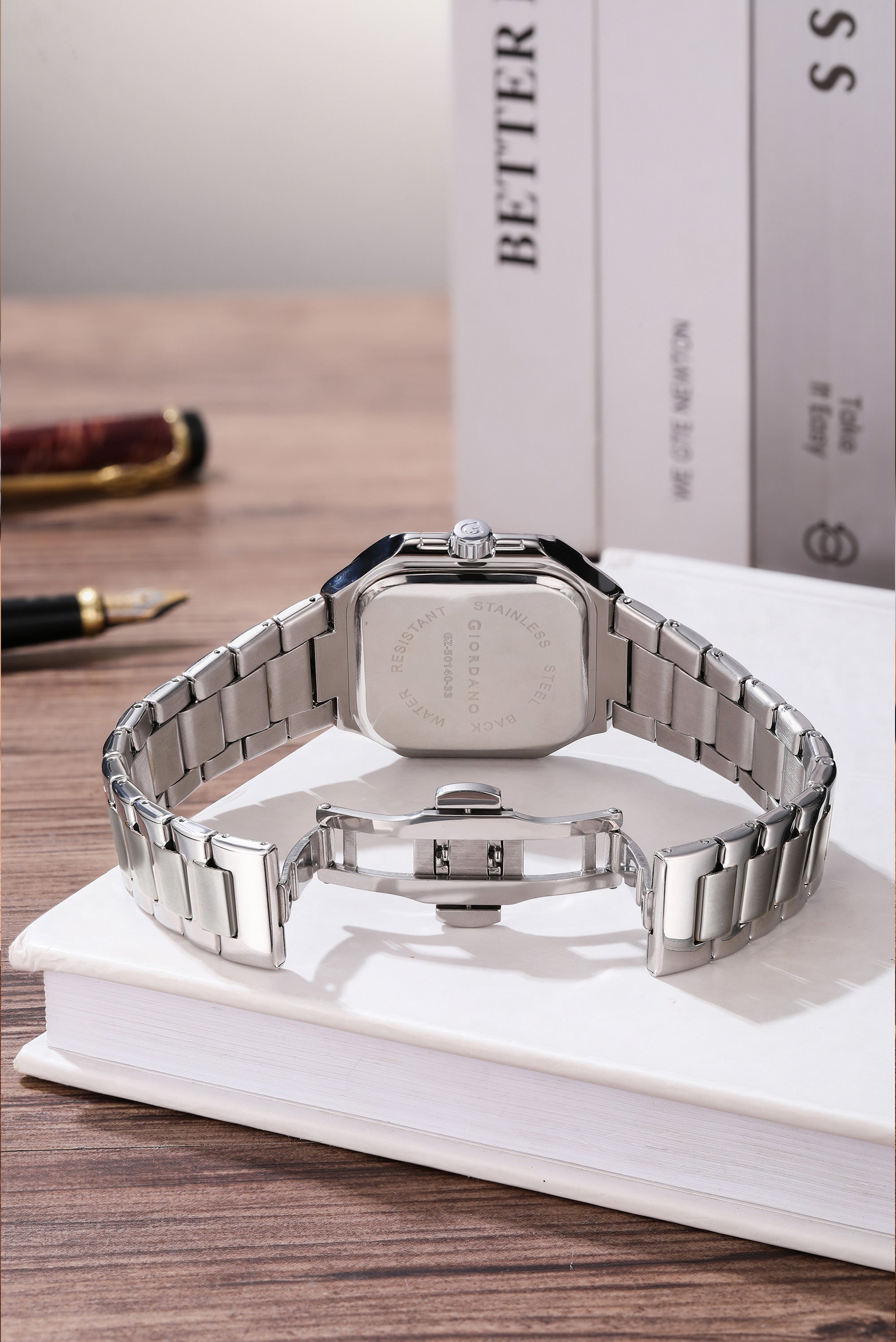 Giordano Square formal Watch for men – Textured Dial,Day & Date Display and Stylish stainless steel strap GZ-50140-33