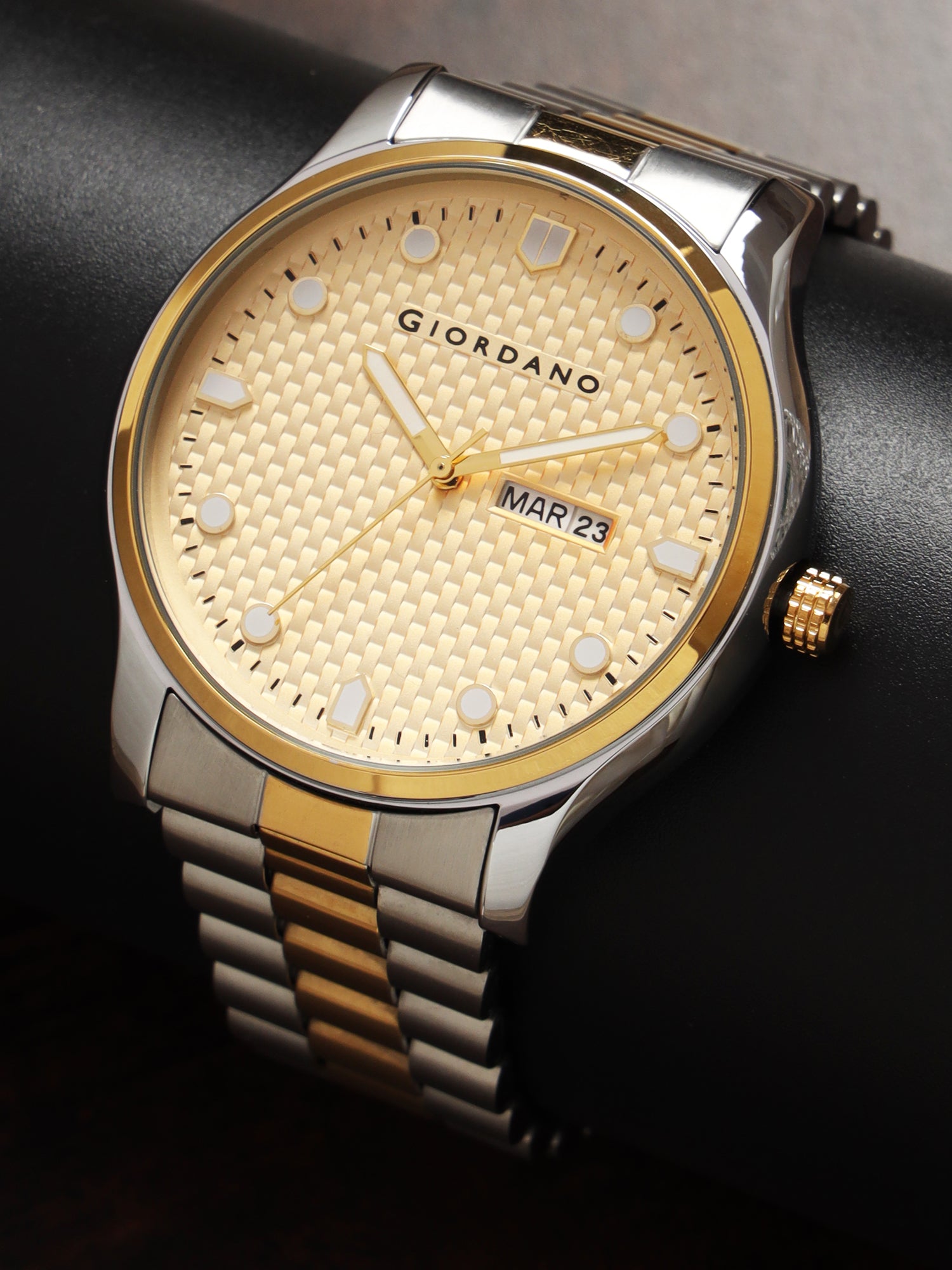 Giordano Analog Watch for Men with Two-Tone Stainless Steel Strap & Textured Dial, Day-Date Display, Elegant Casual Style | GZ-50122-44