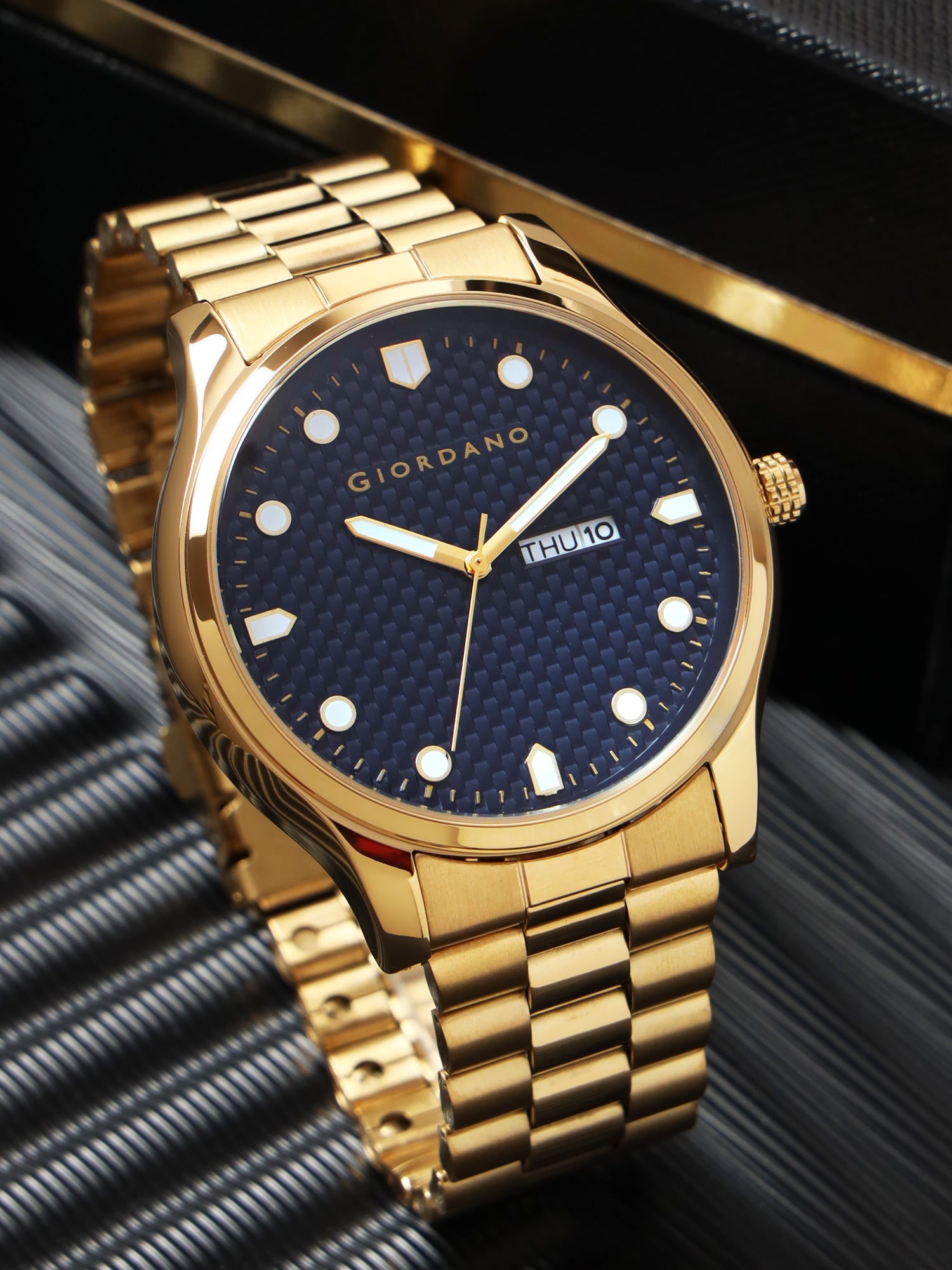 Giordano Analog Watch for Men with Two-Tone Stainless Steel Strap & Textured Dial, Day-Date Display, Elegant Casual Style | GZ-50122-55