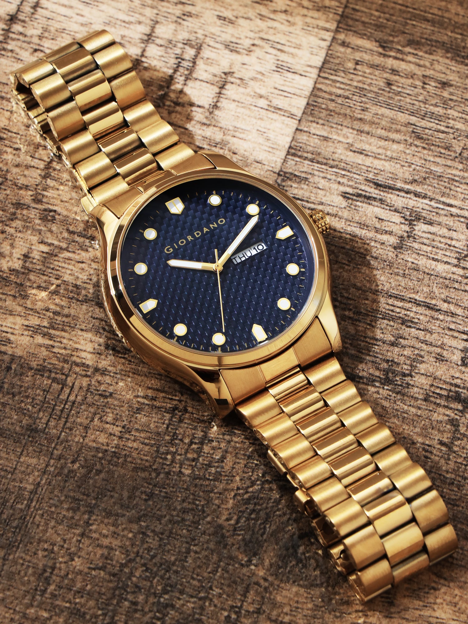 Giordano Analog Watch for Men with Two-Tone Stainless Steel Strap & Textured Dial, Day-Date Display, Elegant Casual Style | GZ-50122-55