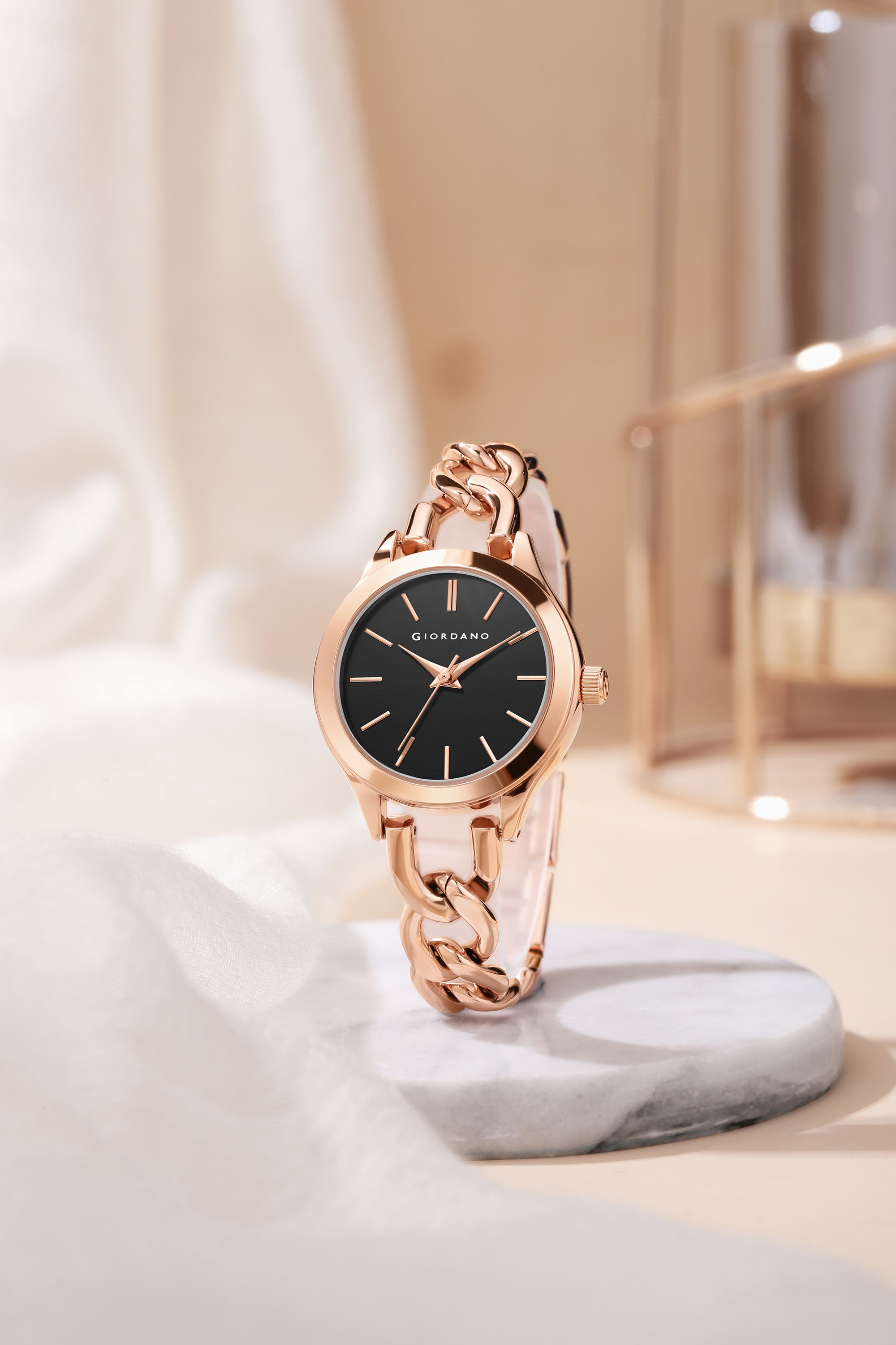 Giordano Modern Analog Watch for Women – Sleek Dial with Unique Chain-Link Bracelet and Stylish Stainless Steel Strap | GZ-60087-11