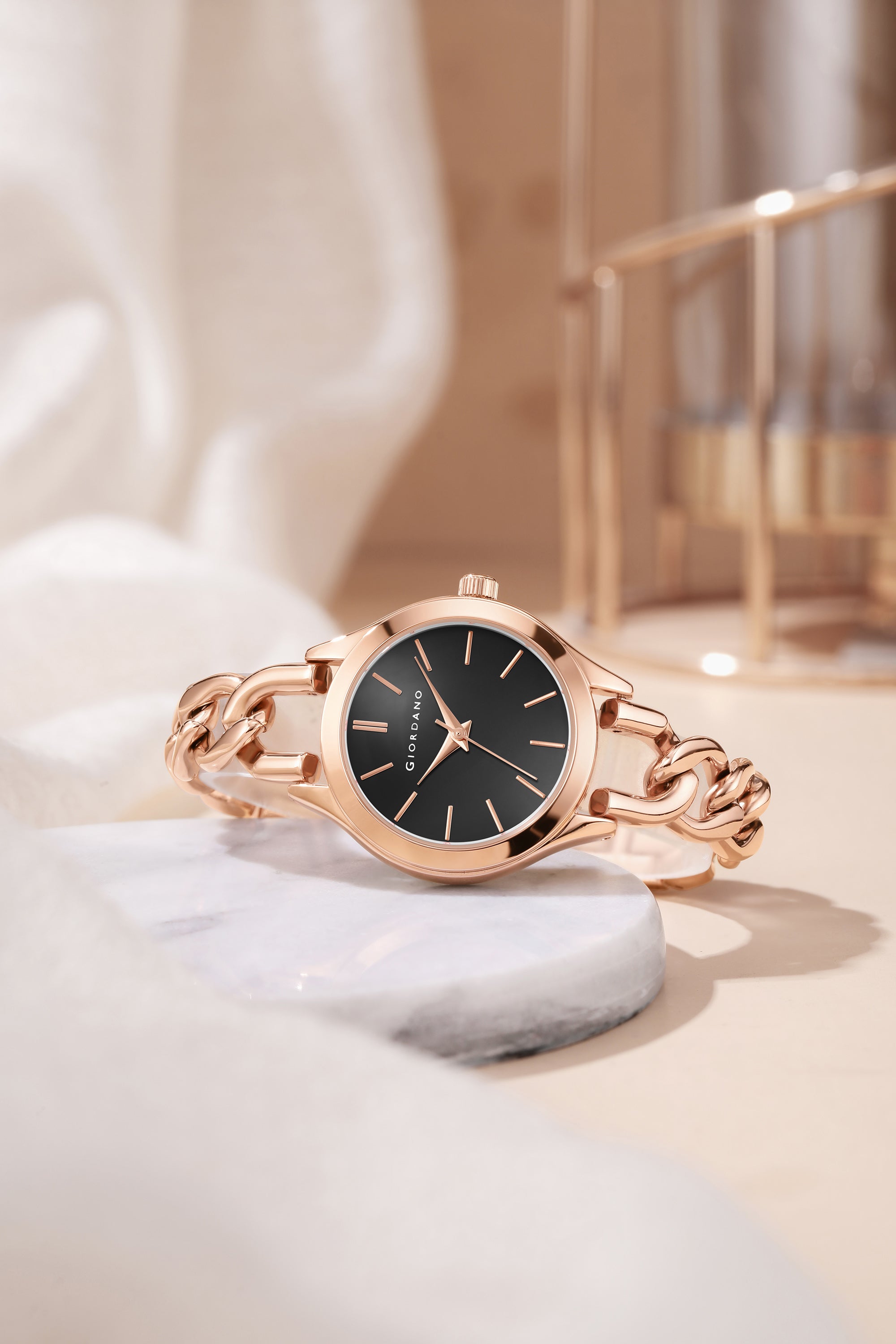 Giordano Modern Analog Watch for Women – Sleek Dial with Unique Chain-Link Bracelet and Stylish Stainless Steel Strap | GZ-60087-11