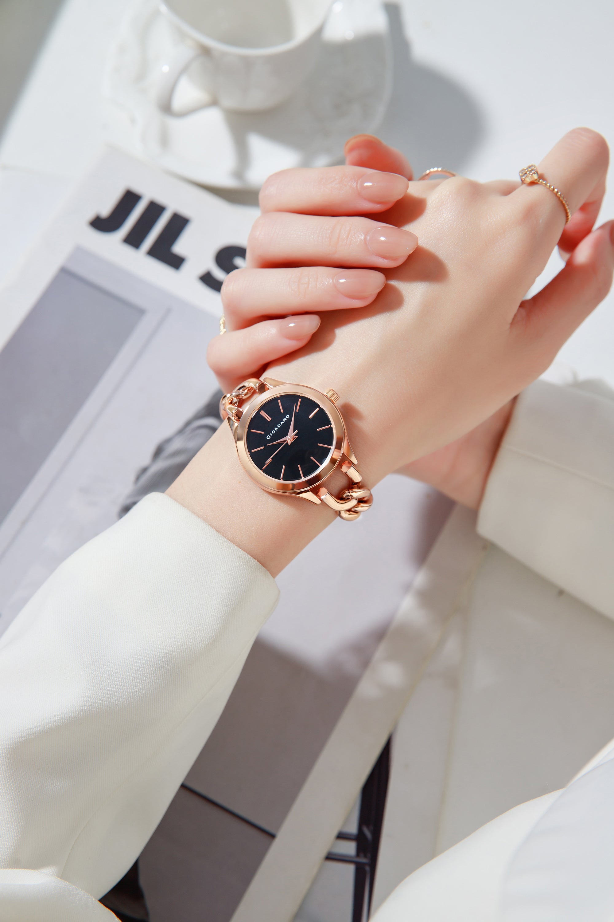 Giordano Modern Analog Watch for Women – Sleek Dial with Unique Chain-Link Bracelet and Stylish Stainless Steel Strap | GZ-60087-11