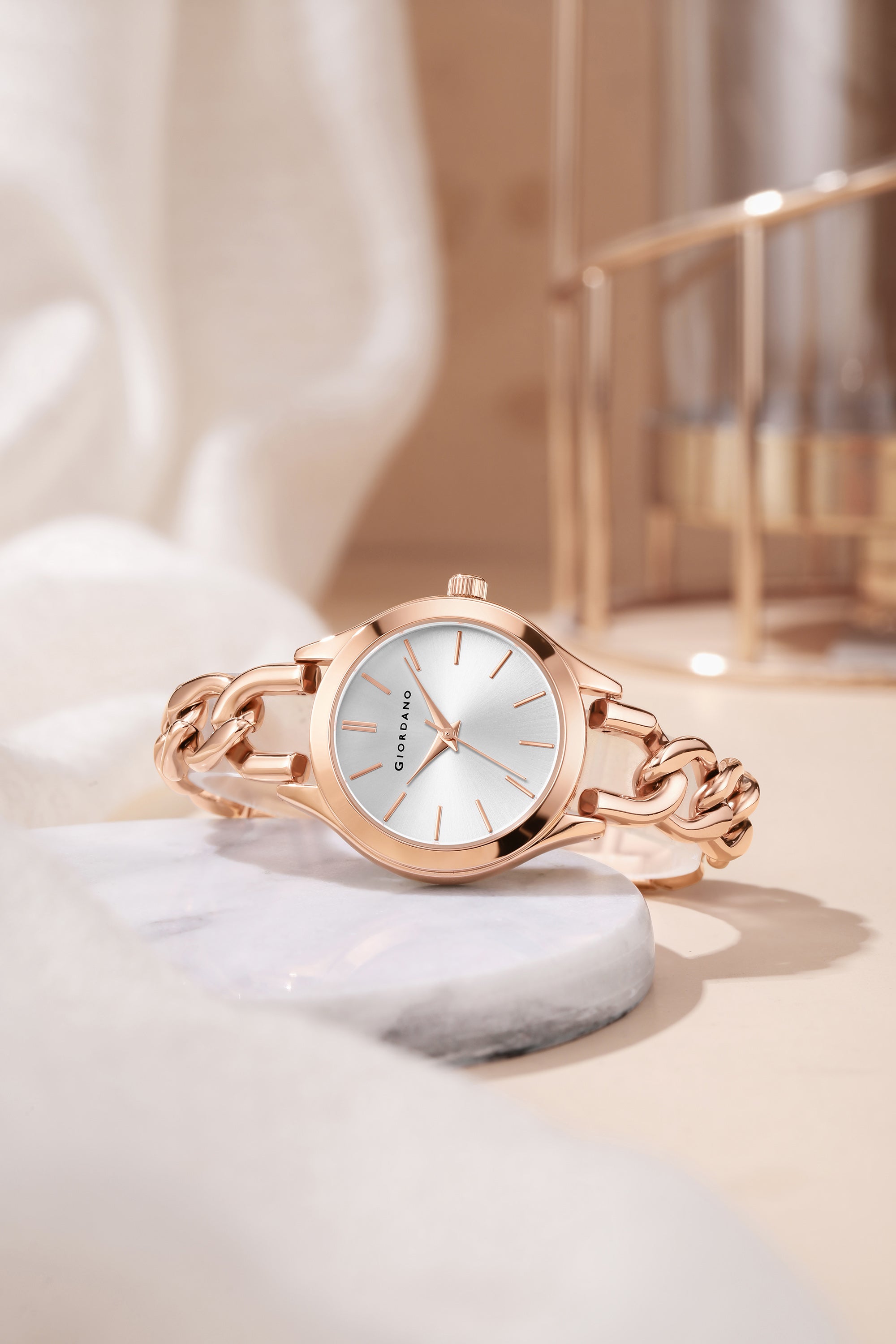 Giordano Modern Analog Watch for Women – Sleek Dial with Unique Chain-Link Bracelet and Stylish Stainless Steel Strap | GZ-60087-22