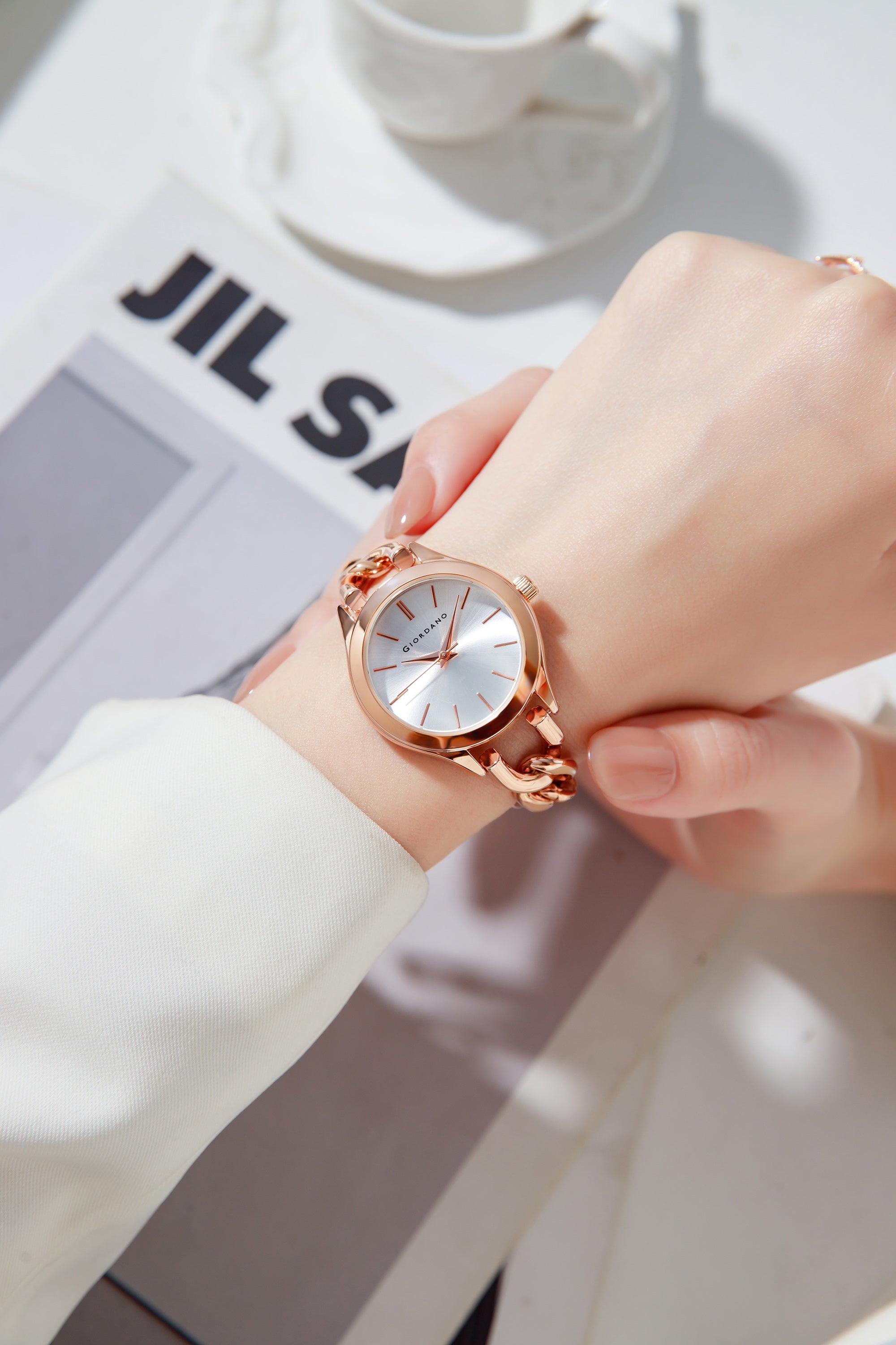 Giordano Modern Analog Watch for Women – Sleek Dial with Unique Chain-Link Bracelet and Stylish Stainless Steel Strap | GZ-60087-22