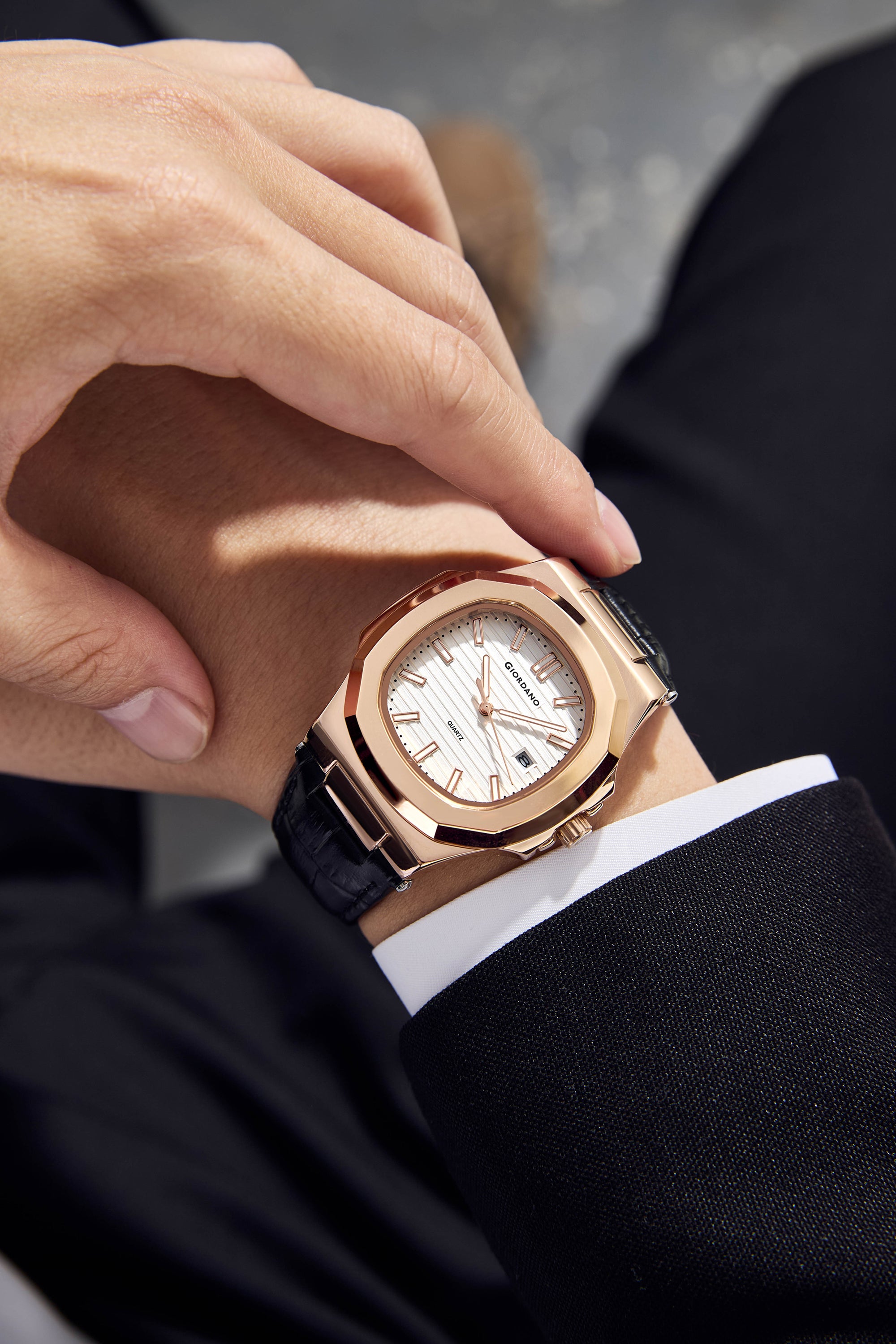 Giordano Analog Wrist Watch for Men Stylish Metal Strap with Water Resistant 3 Hand Mechanism for Men and Boys to Compliment Your Look/Ideal Gift for Male | GZ-50104-02