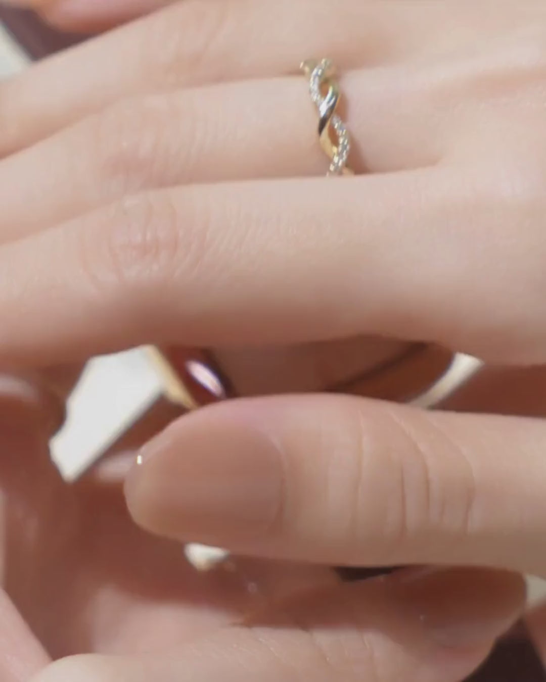 Giordano Square Dial Watch for women with leather strap and Premium Quartz moevment-GZ-60089-02