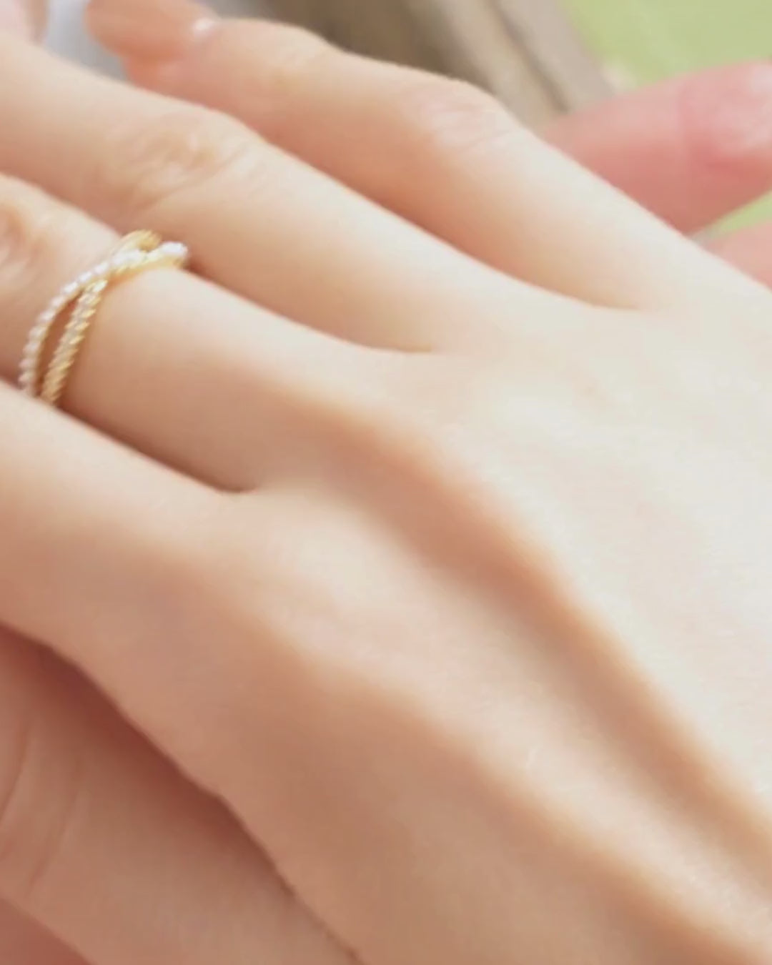 Giordano Silver oval shape Dial Watch for women – Elegant Roman Numerals, Stainless Steel Strap, Sleek Analog Design GZ-60100-22