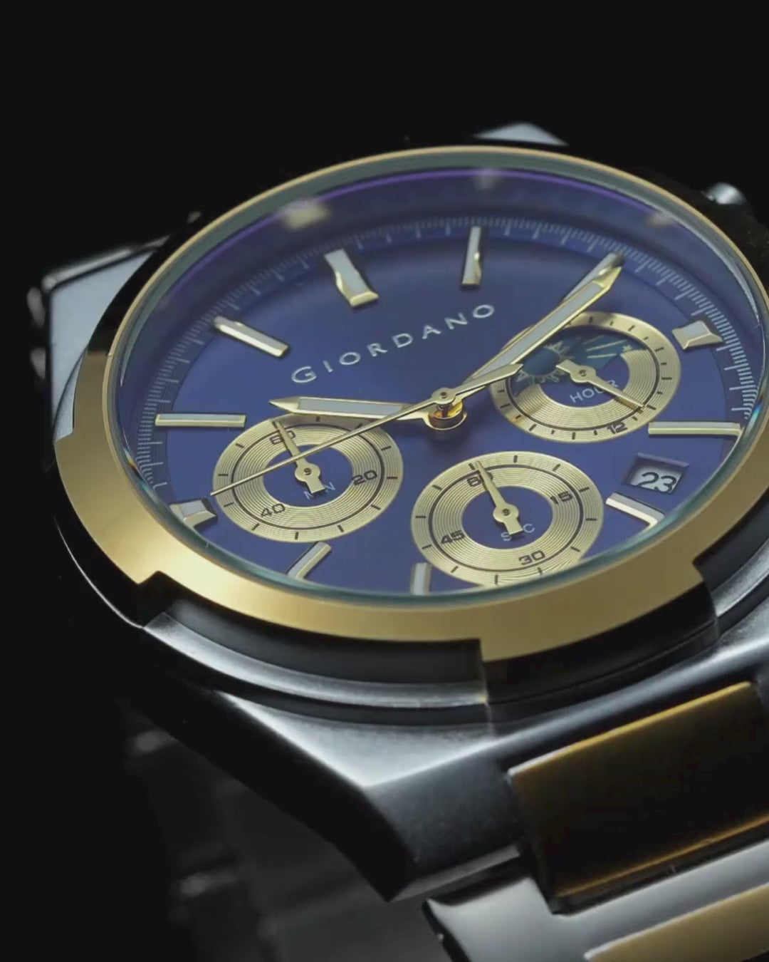 Giordano Luxury multifunctional Watch for Men with round dial, date display and Stainless Steel Strap | GZ-50152-66